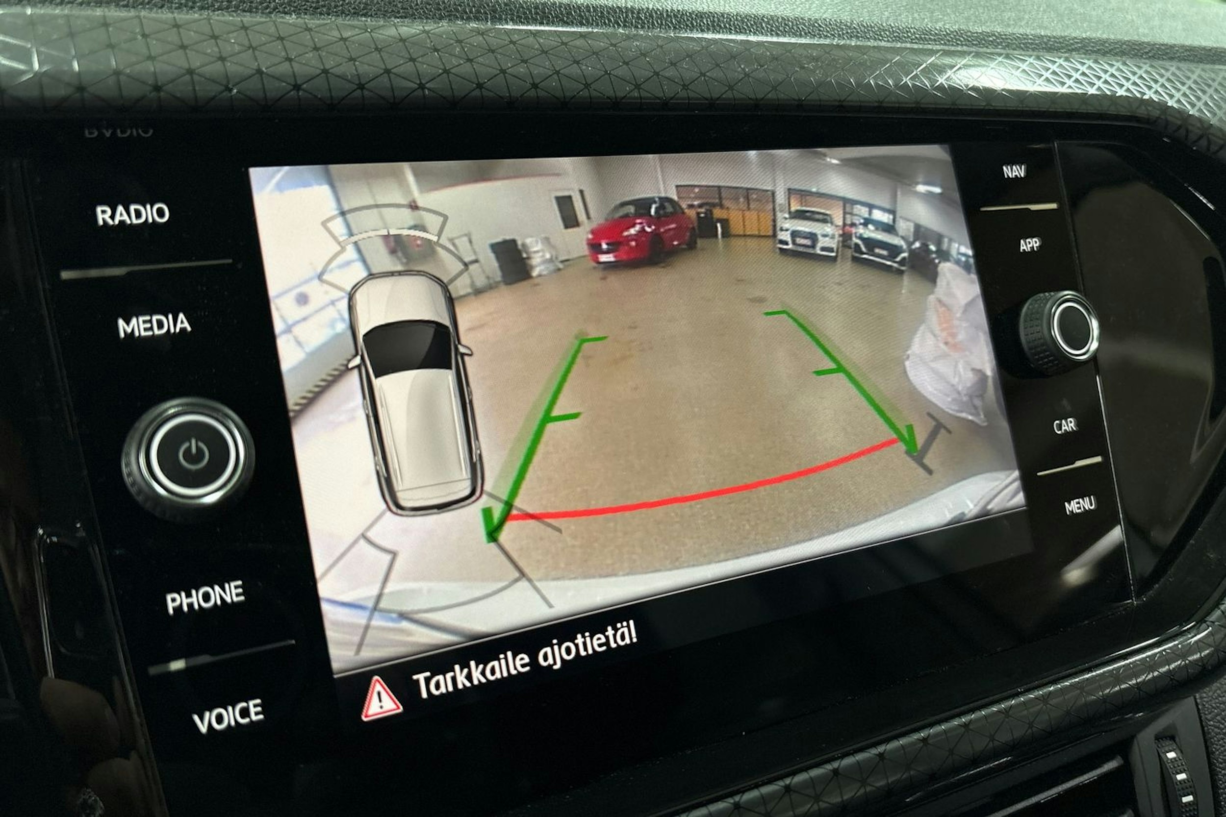 Valkoinen Volkswagen T-Cross 2020 kuva 24.