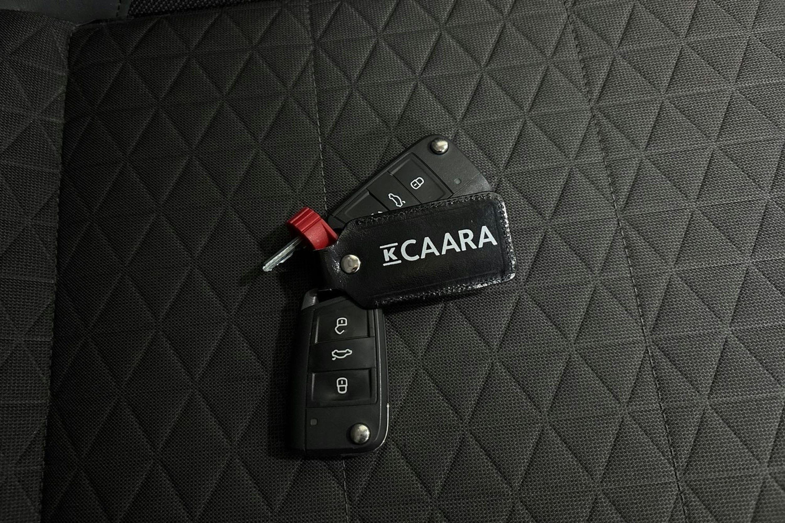 Valkoinen Volkswagen T-Cross 2020 kuva 27.