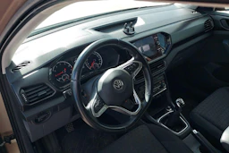 oranssi Volkswagen T-Cross 2019 kuva 3.