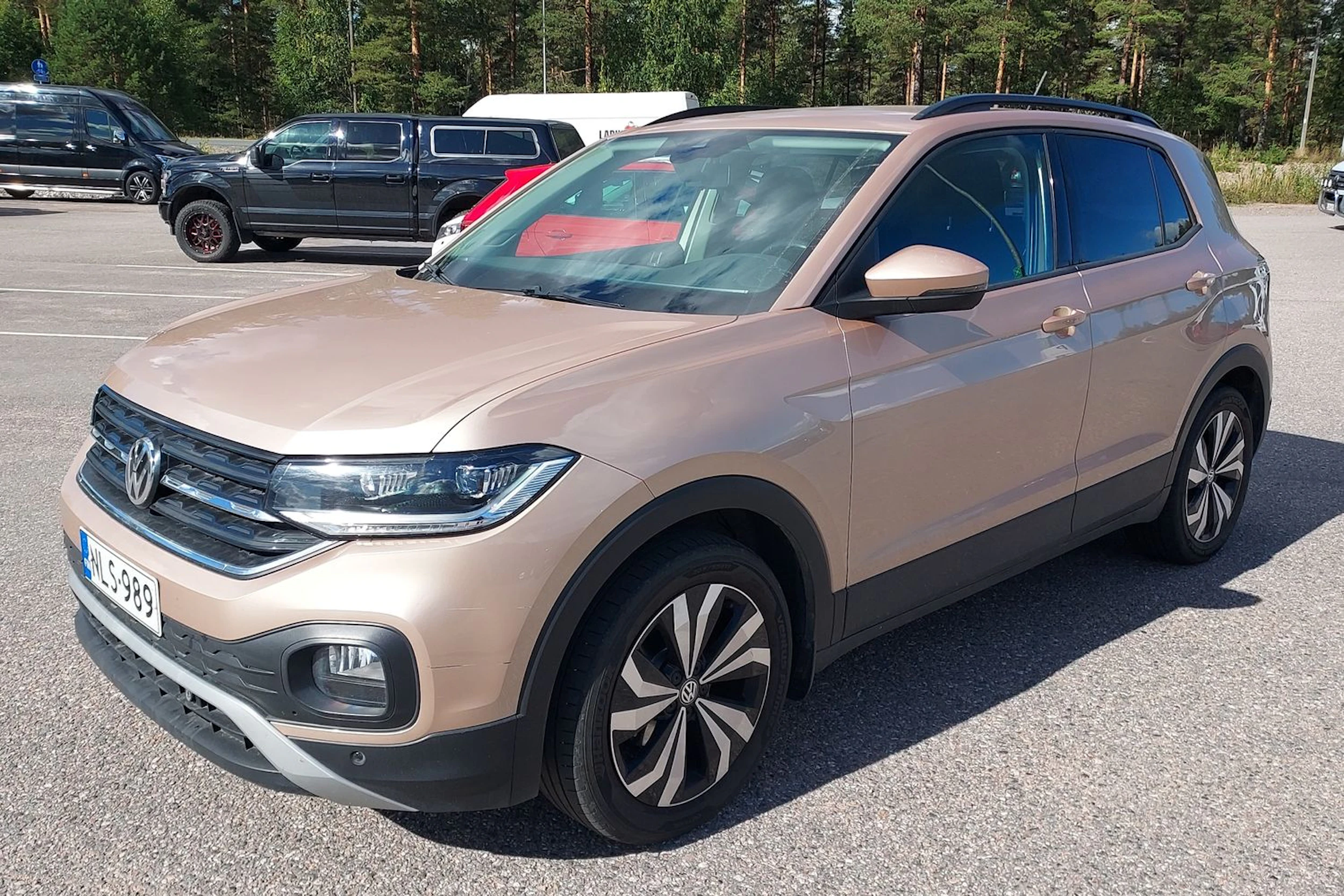 oranssi Volkswagen T-Cross 2019 kuva 4.