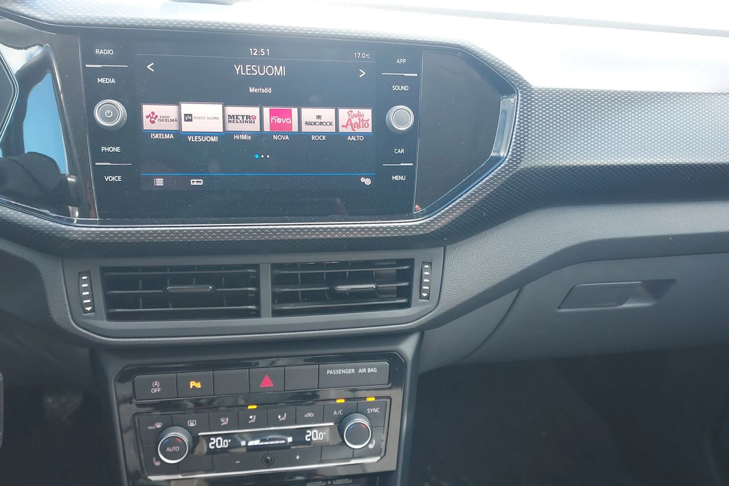 oranssi Volkswagen T-Cross 2019 kuva 8.