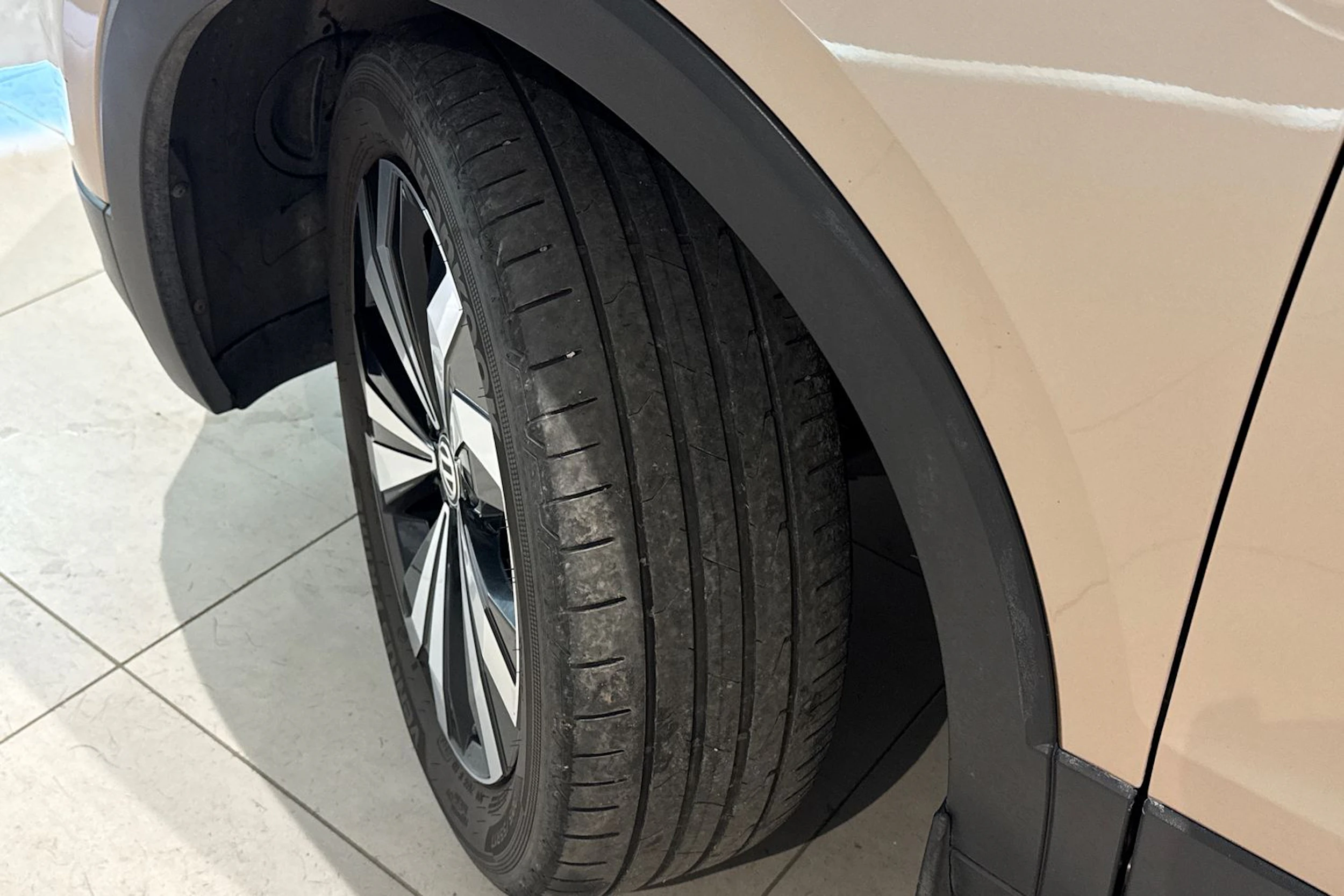 oranssi Volkswagen T-Cross 2020 kuva 10.
