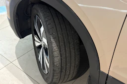 oranssi Volkswagen T-Cross 2020 kuva 10.