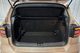 oranssi Volkswagen T-Cross 2020 kuva 12.