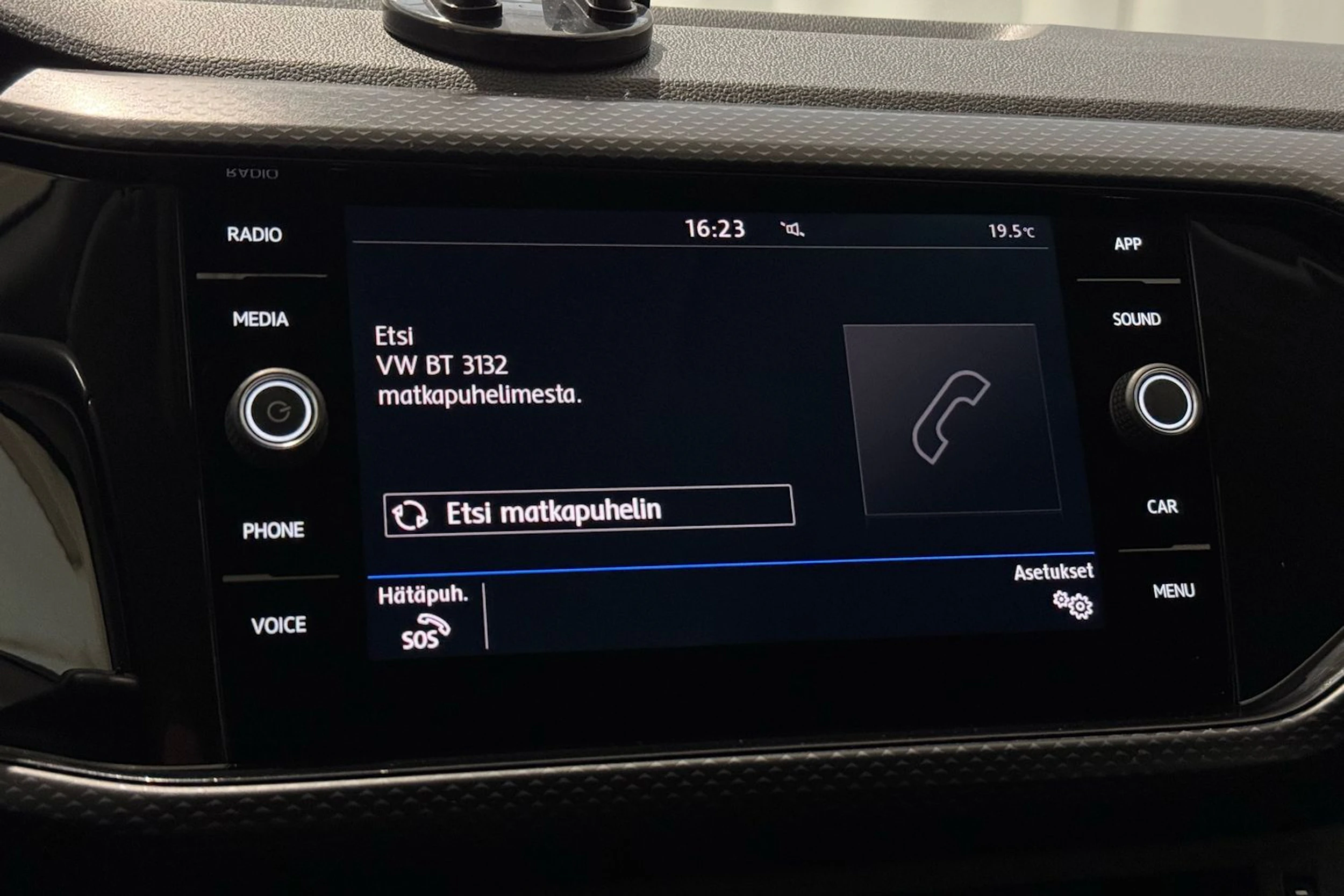 oranssi Volkswagen T-Cross 2020 kuva 18.