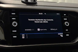 oranssi Volkswagen T-Cross 2020 kuva 19.