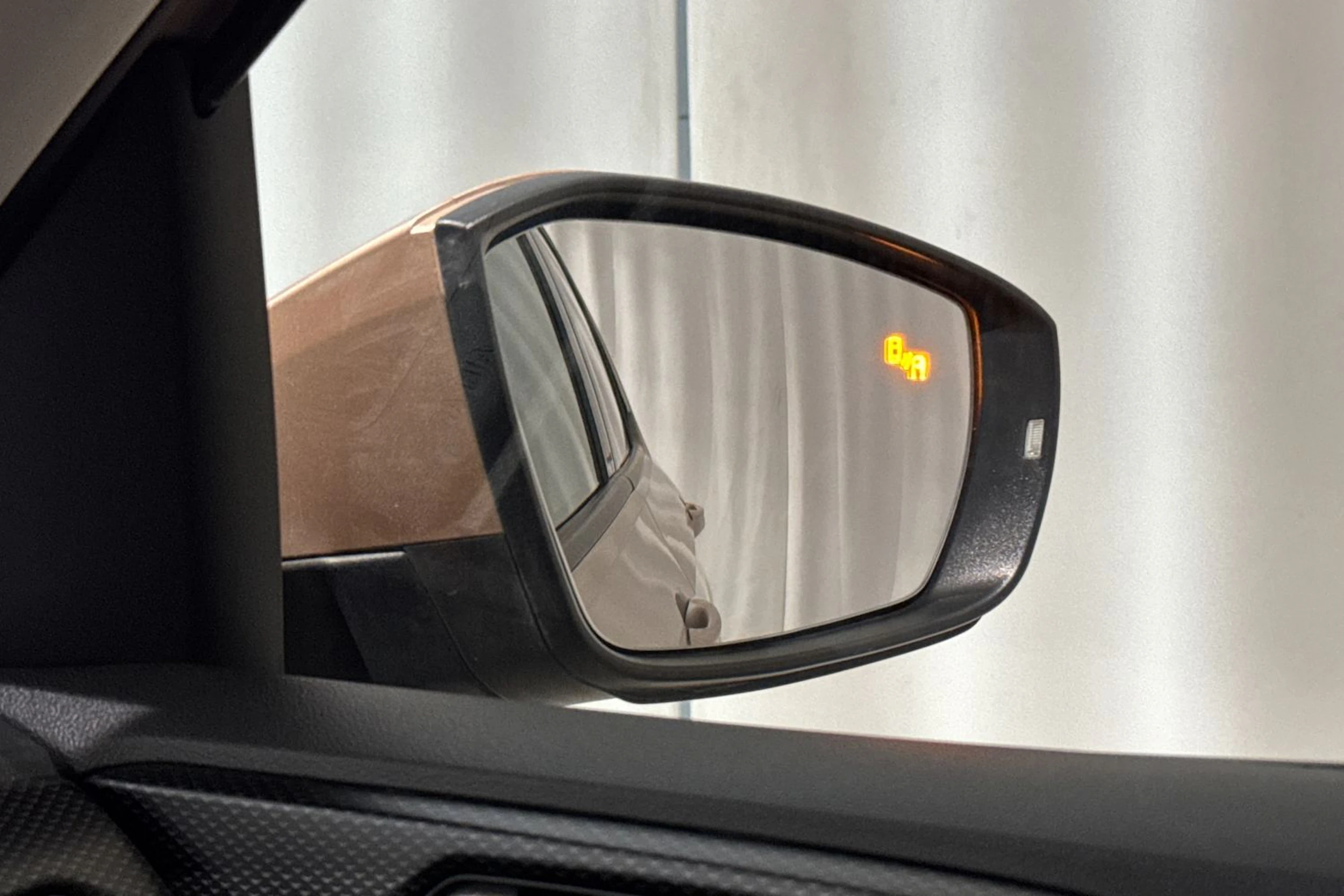 oranssi Volkswagen T-Cross 2020 kuva 21.