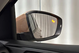 oranssi Volkswagen T-Cross 2020 kuva 21.