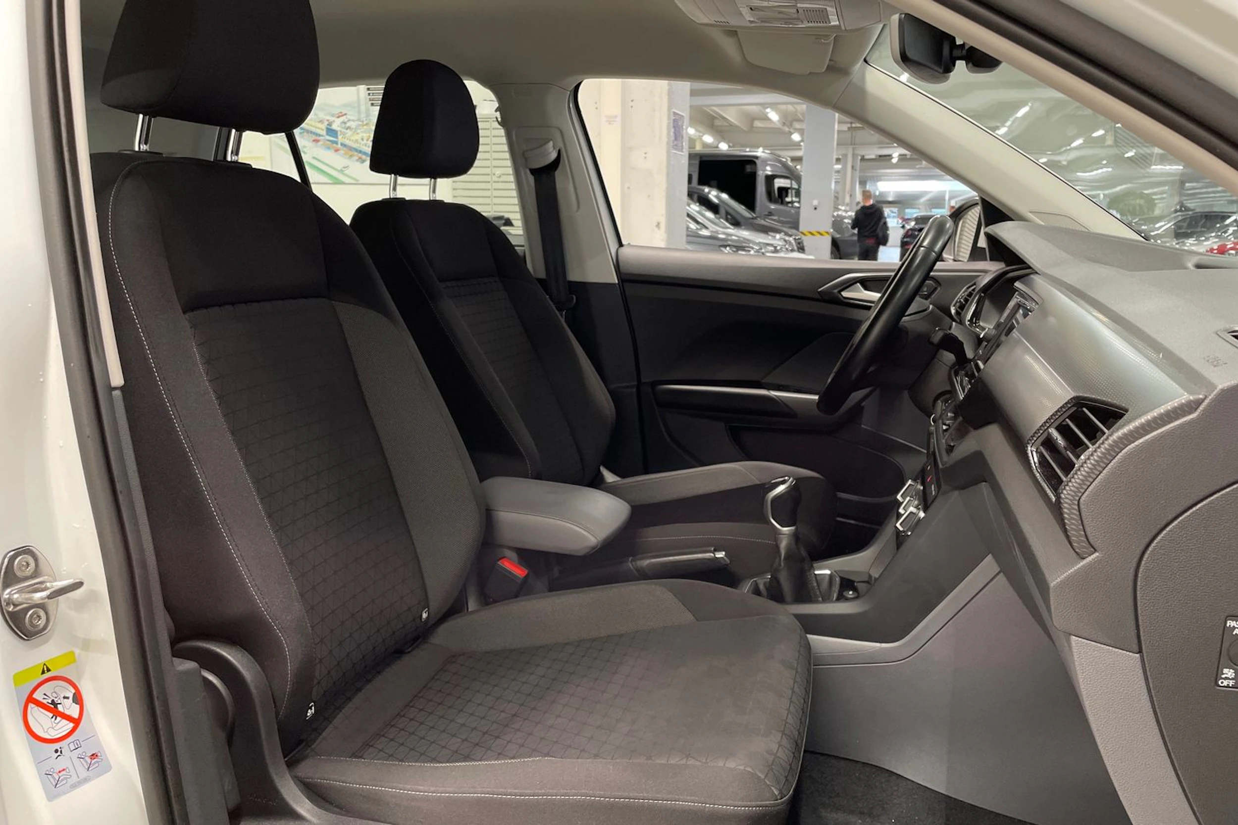 valkoinen Volkswagen T-Cross 2020 kuva 19.