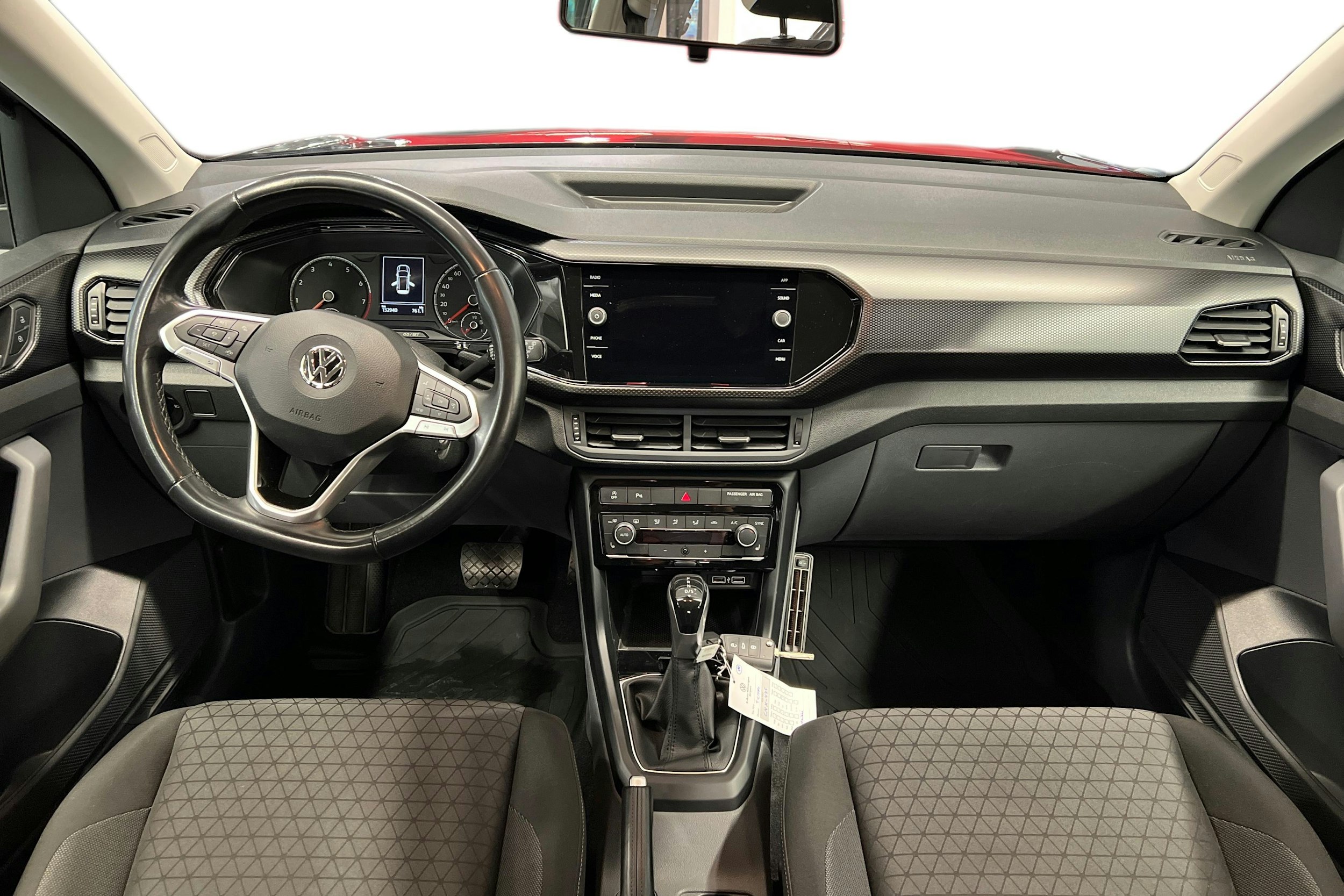 Harmaa Volkswagen T-Cross 2020 kuva 9.