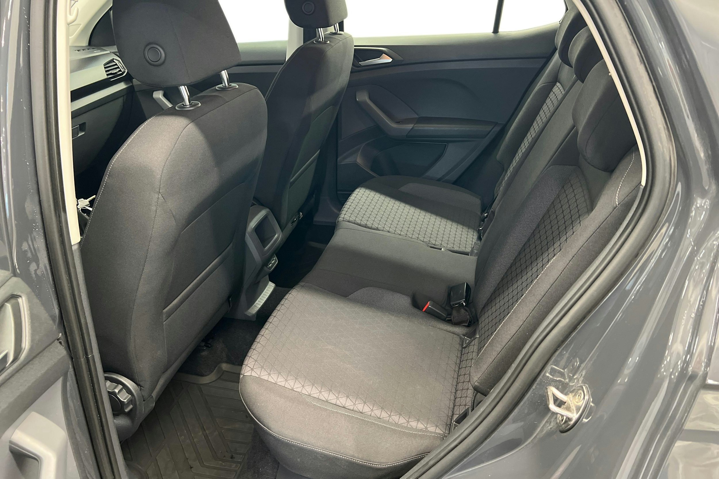 Harmaa Volkswagen T-Cross 2020 kuva 10.