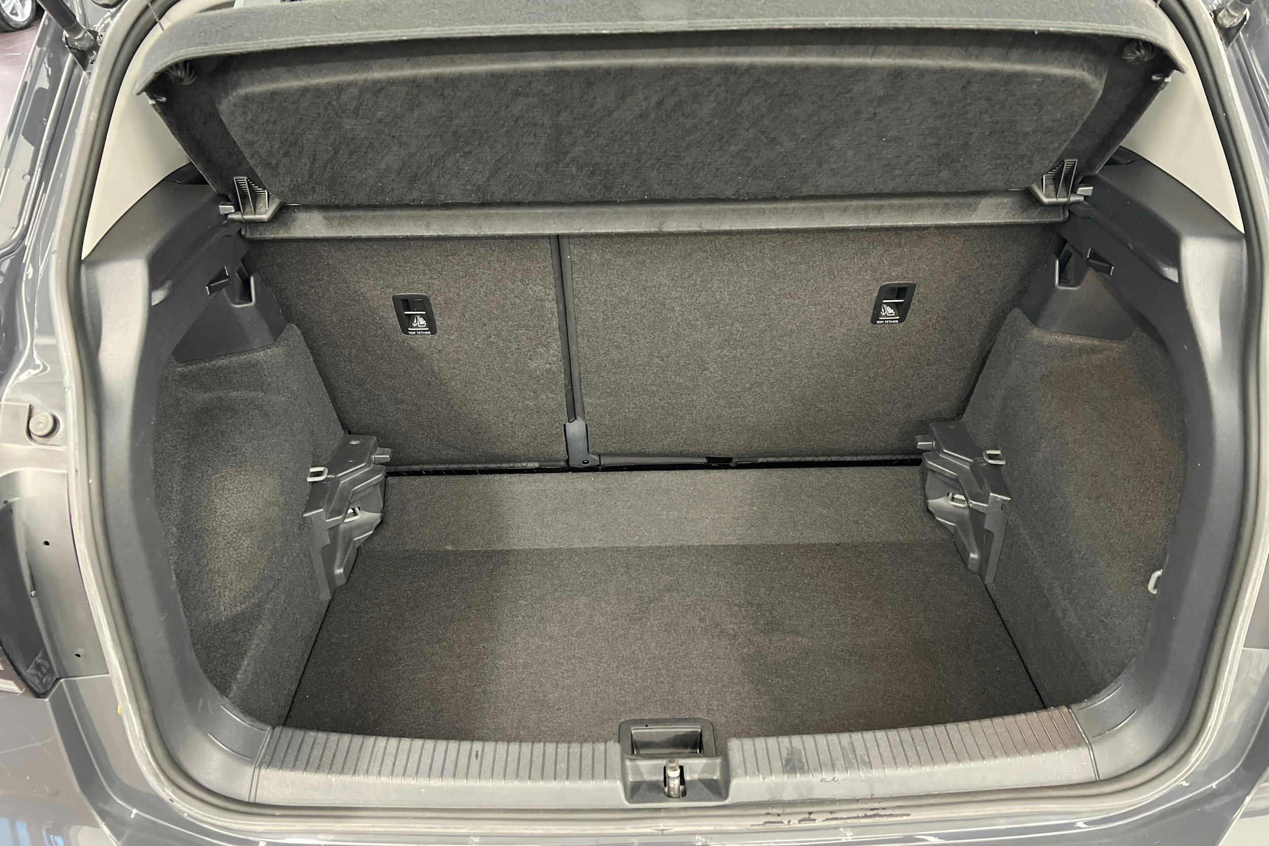 Harmaa Volkswagen T-Cross 2020 kuva 15.