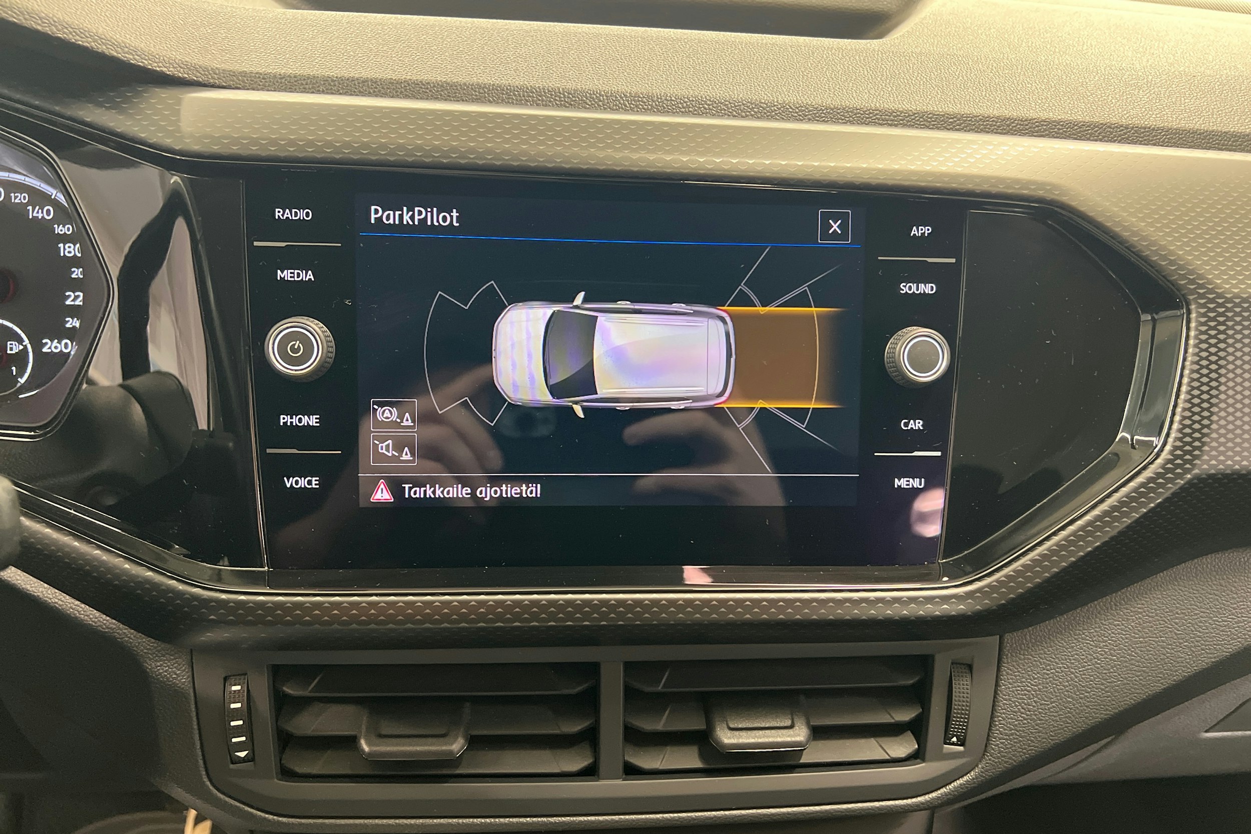 Harmaa Volkswagen T-Cross 2020 kuva 20.