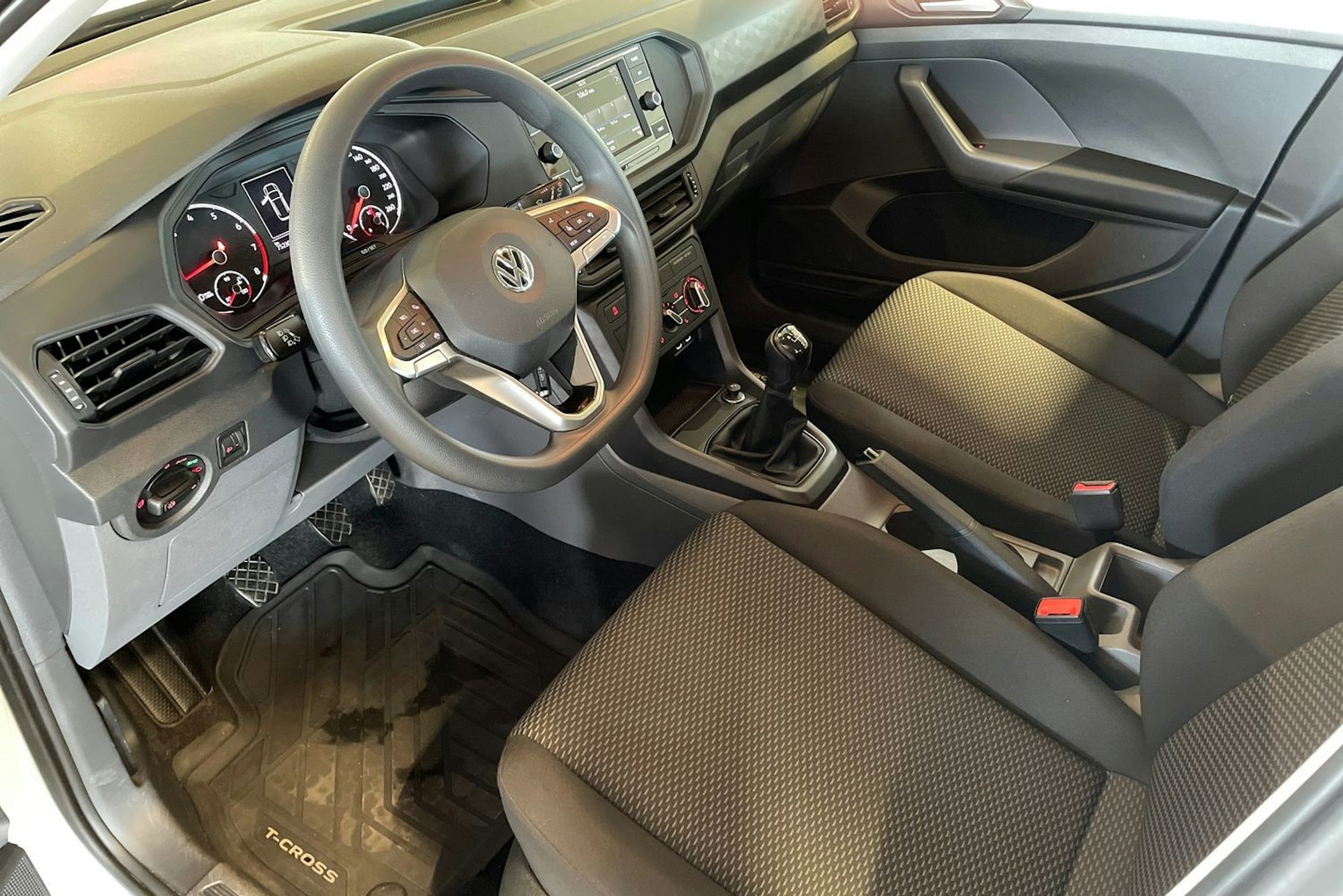 valkoinen Volkswagen T-Cross 2020 kuva 7.