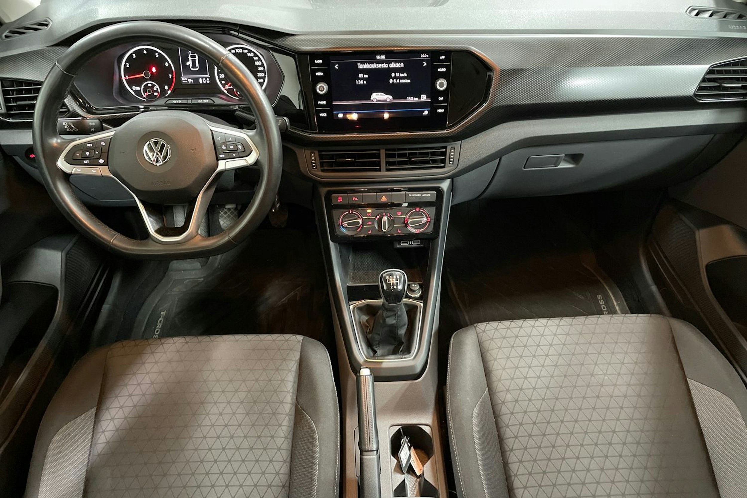 Punainen Volkswagen T-Cross 2020 kuva 9.