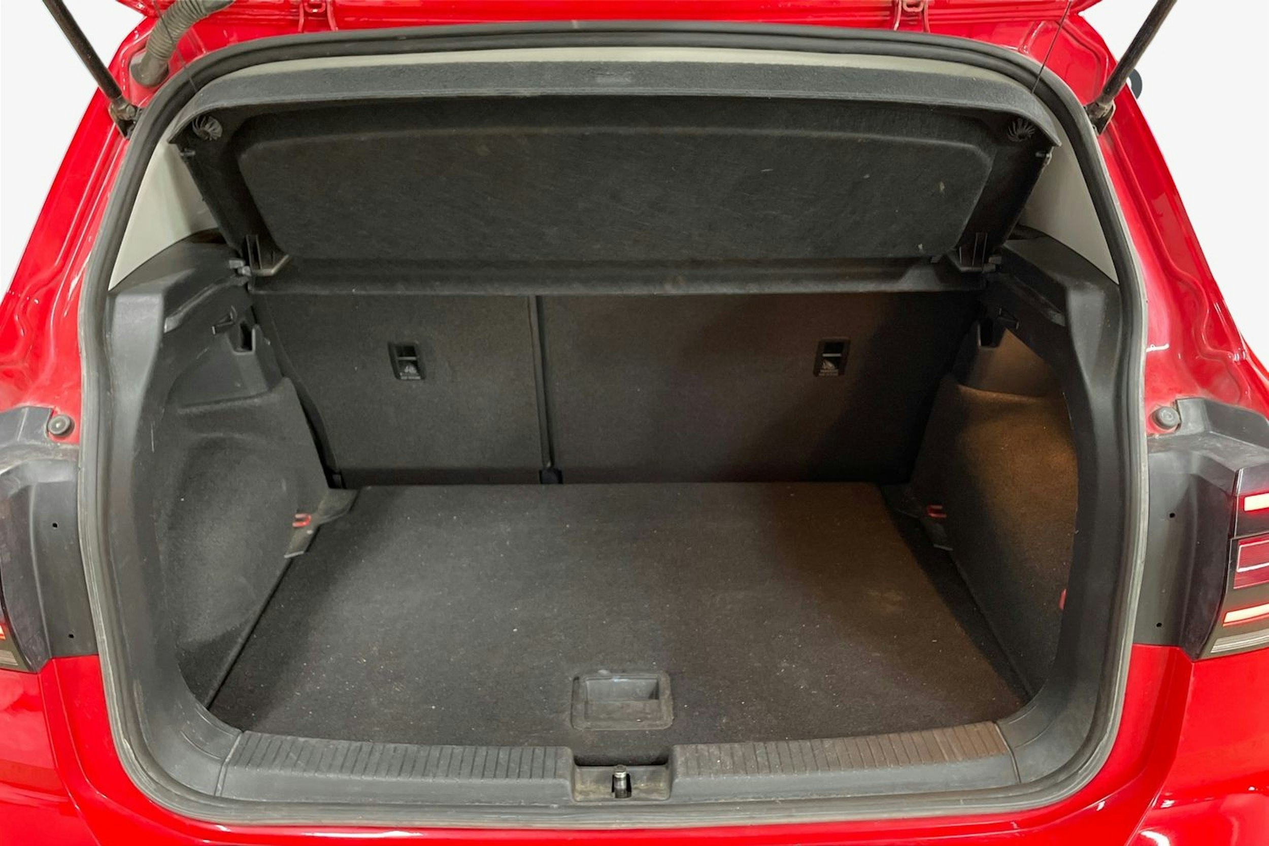 Punainen Volkswagen T-Cross 2020 kuva 11.