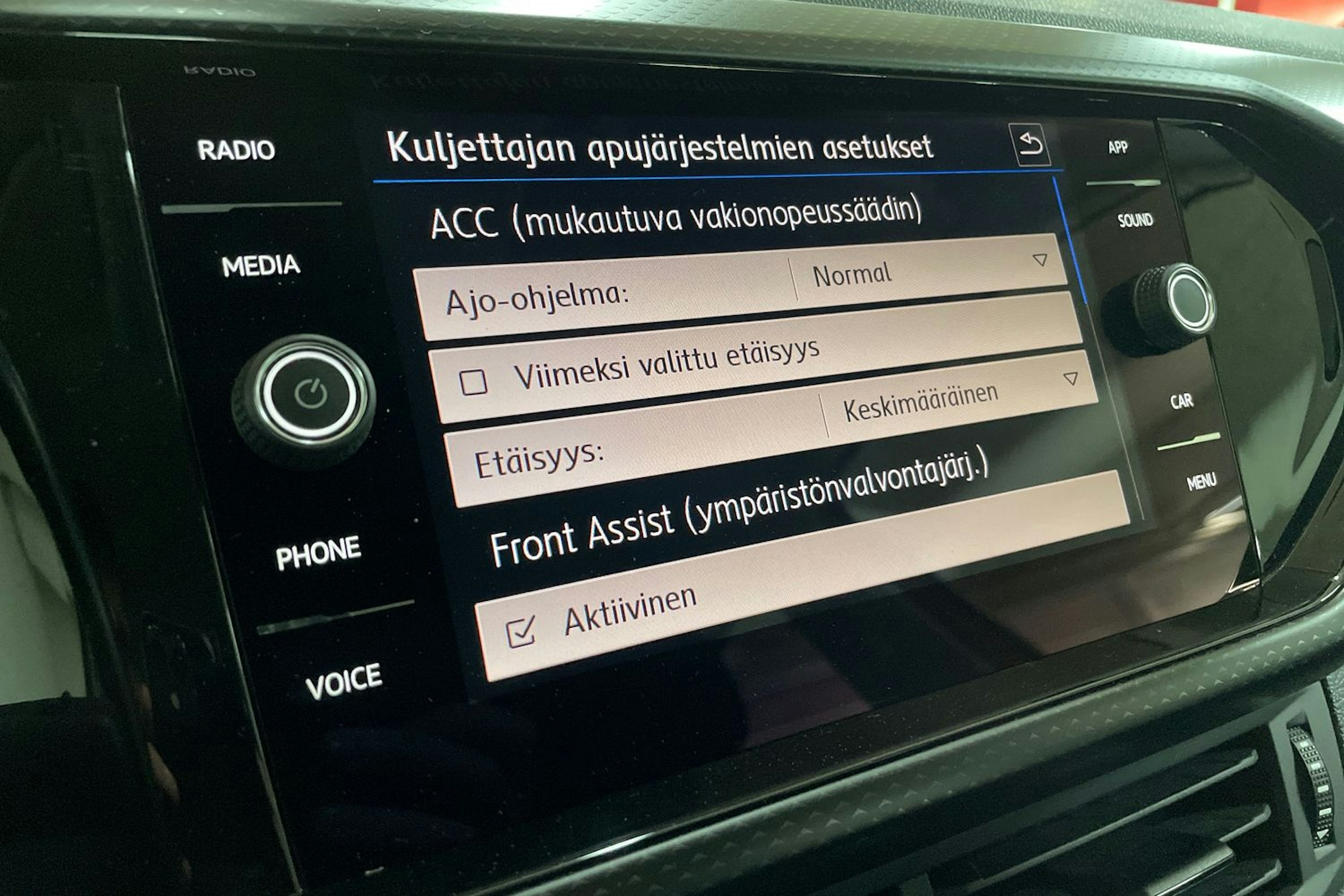 Punainen Volkswagen T-Cross 2020 kuva 20.