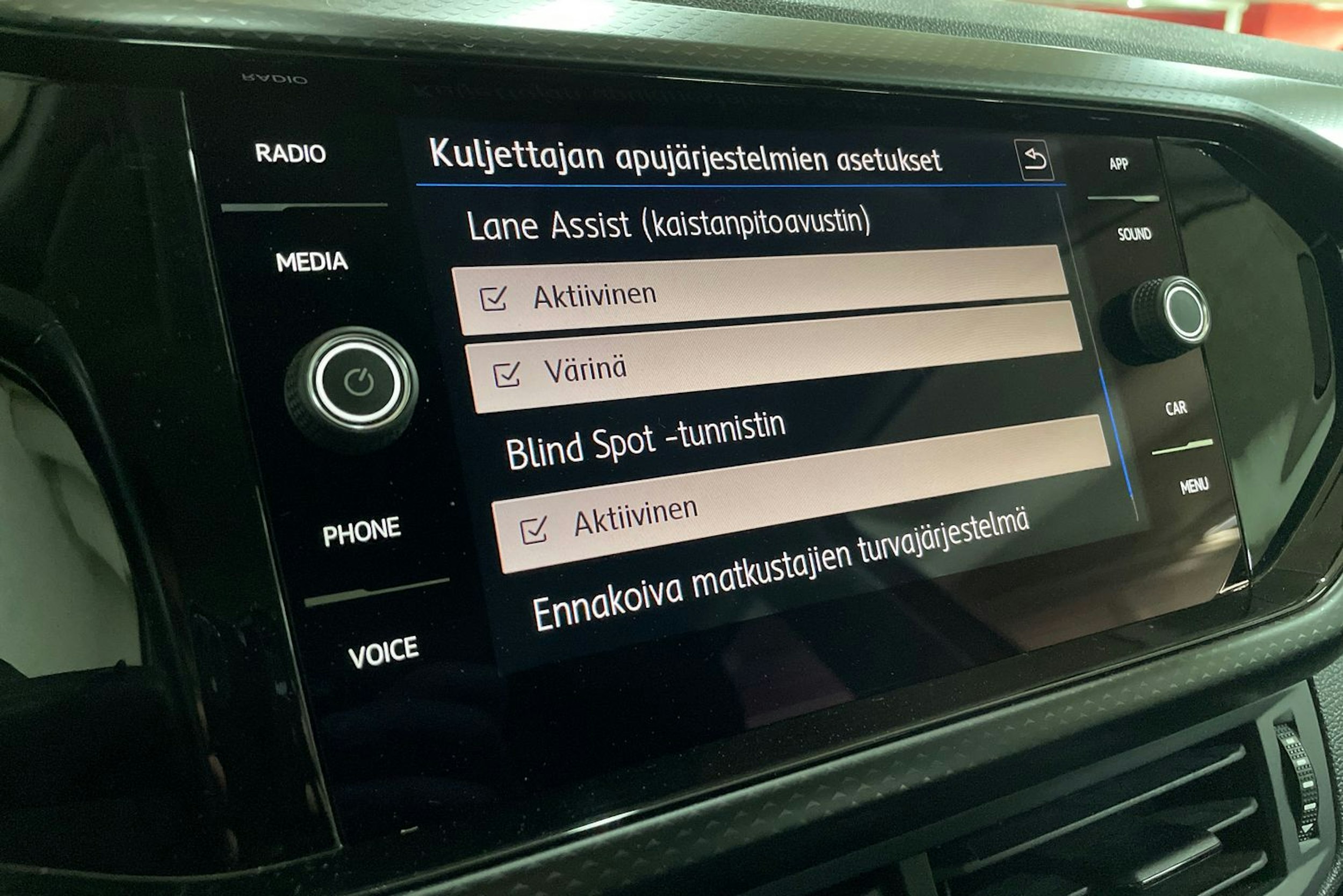 Punainen Volkswagen T-Cross 2020 kuva 21.