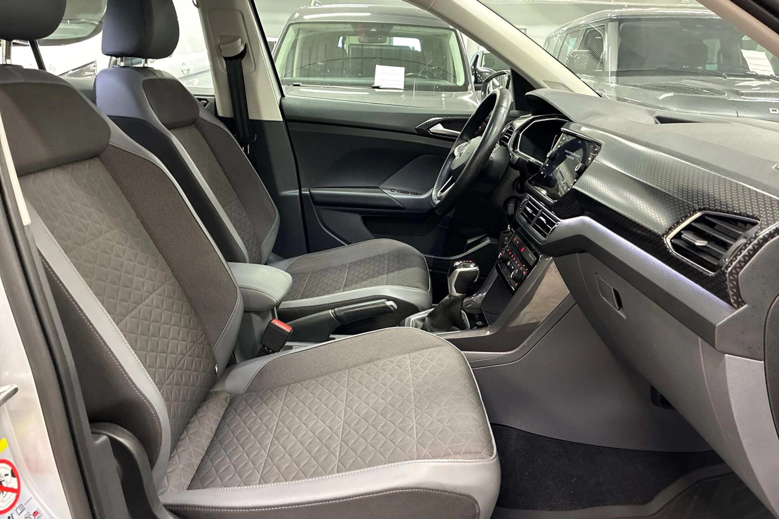 hopea Volkswagen T-Cross 2020 kuva 27.
