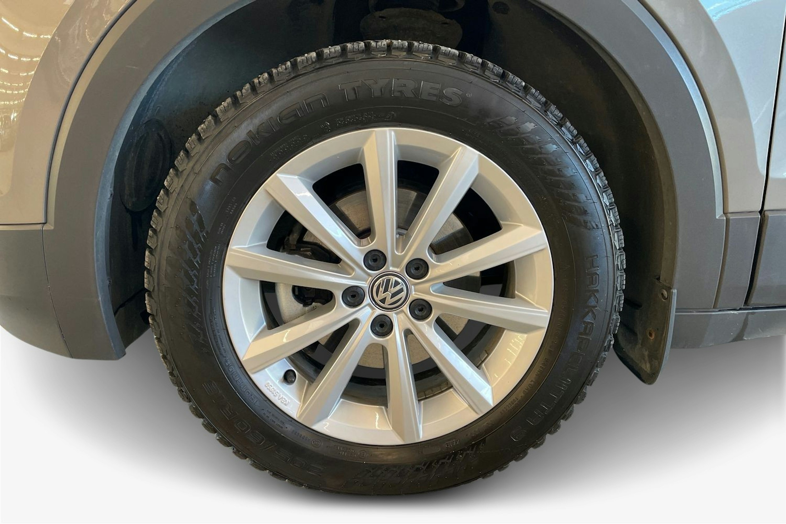 harmaa Volkswagen T-Cross 2020 kuva 11.