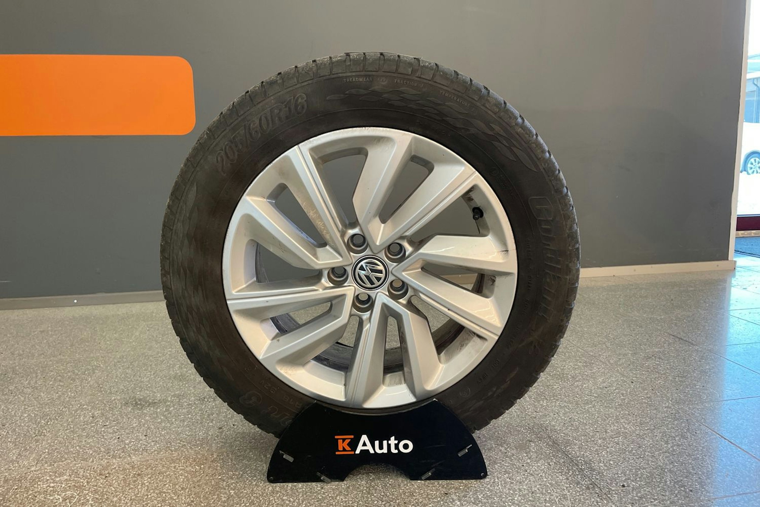 harmaa Volkswagen T-Cross 2020 kuva 13.