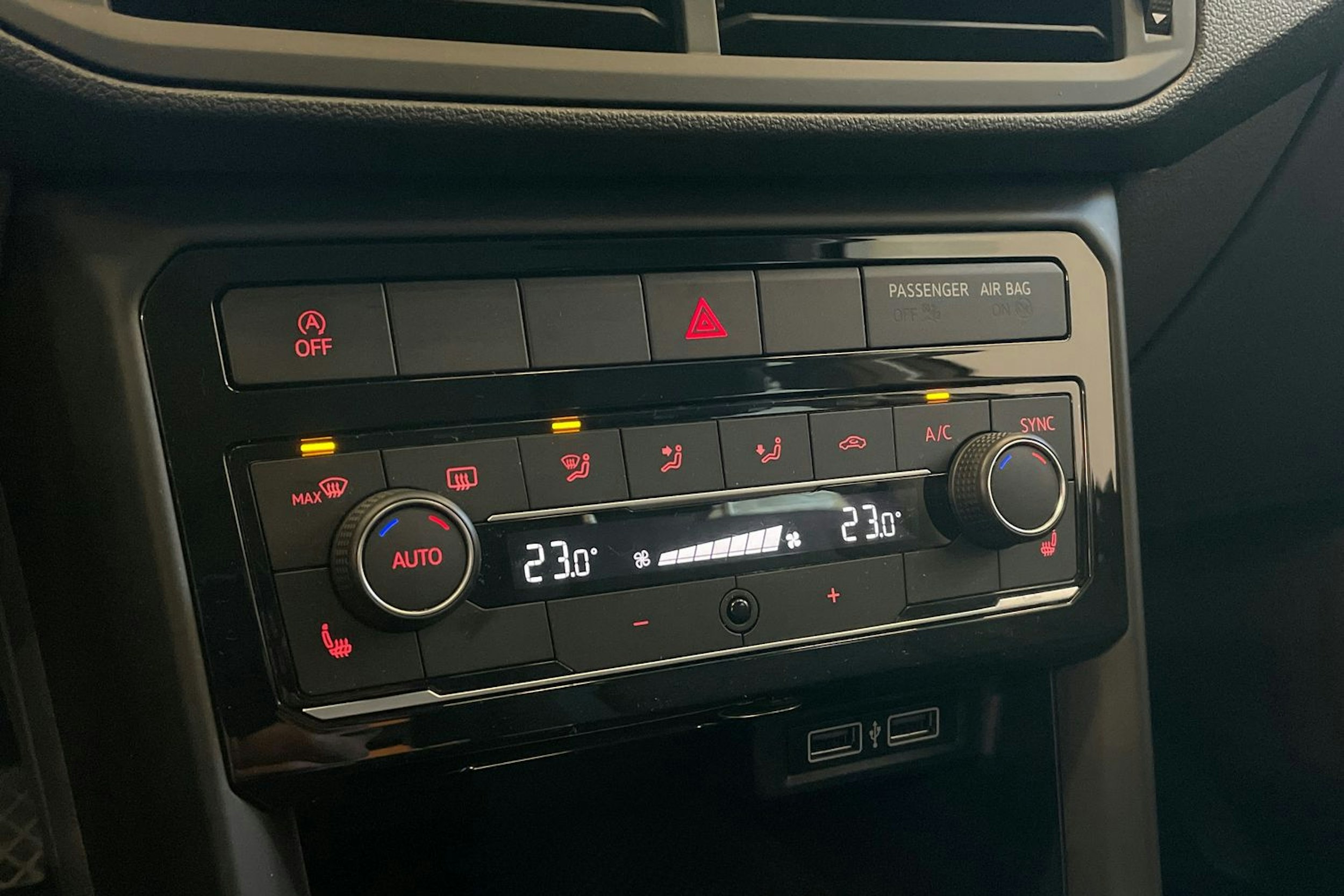 harmaa Volkswagen T-Cross 2020 kuva 22.