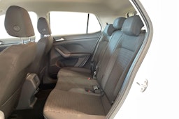 Valkoinen Volkswagen T-Cross 2020 kuva 10.