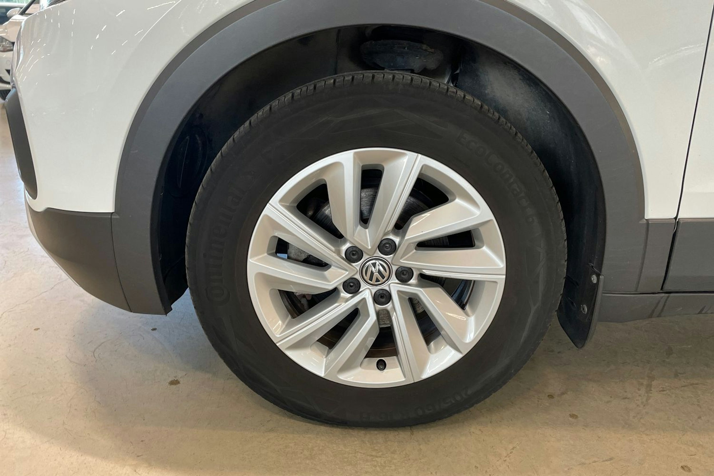 Valkoinen Volkswagen T-Cross 2020 kuva 11.