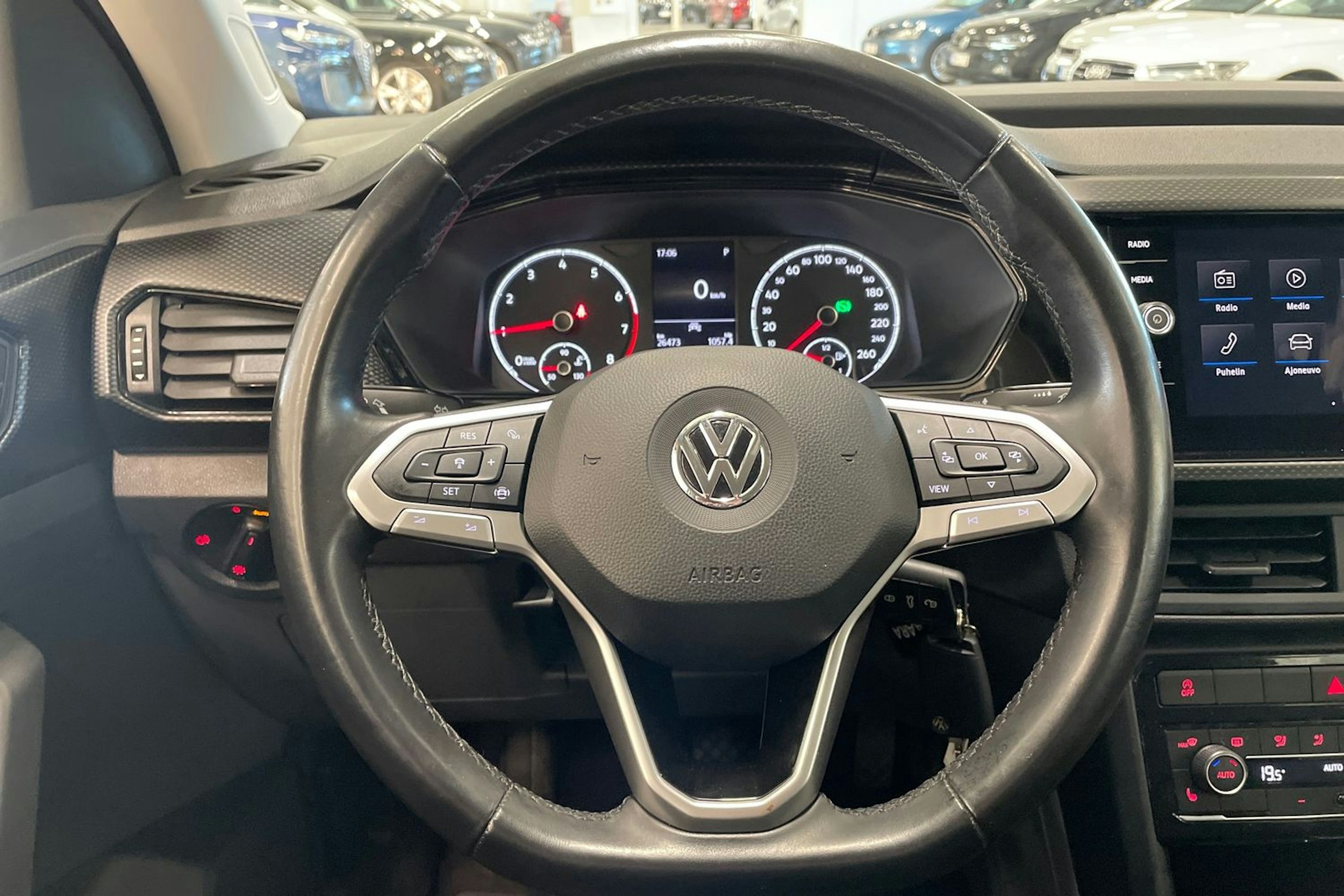 Valkoinen Volkswagen T-Cross 2020 kuva 16.