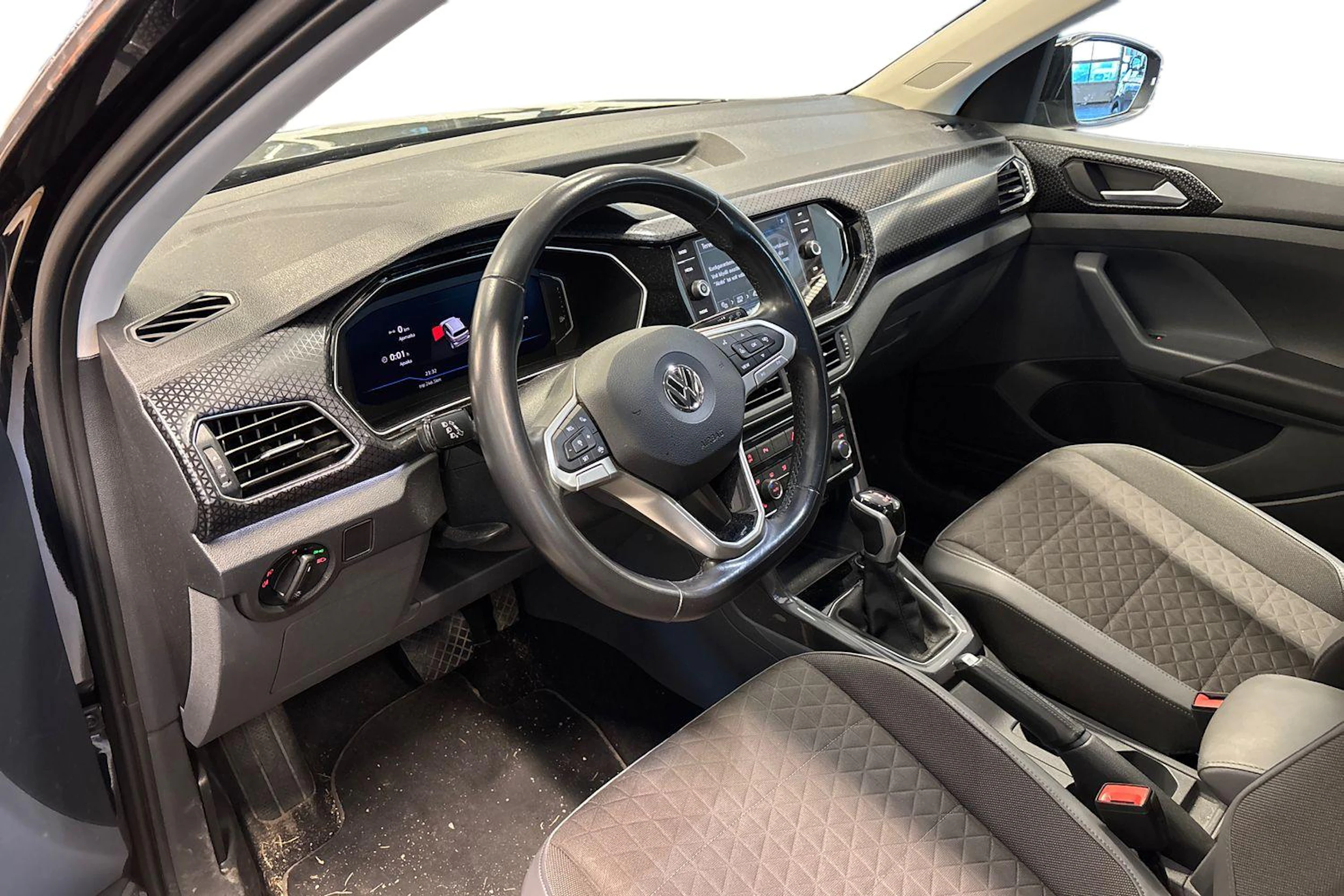 musta Volkswagen T-Cross 2020 kuva 3.