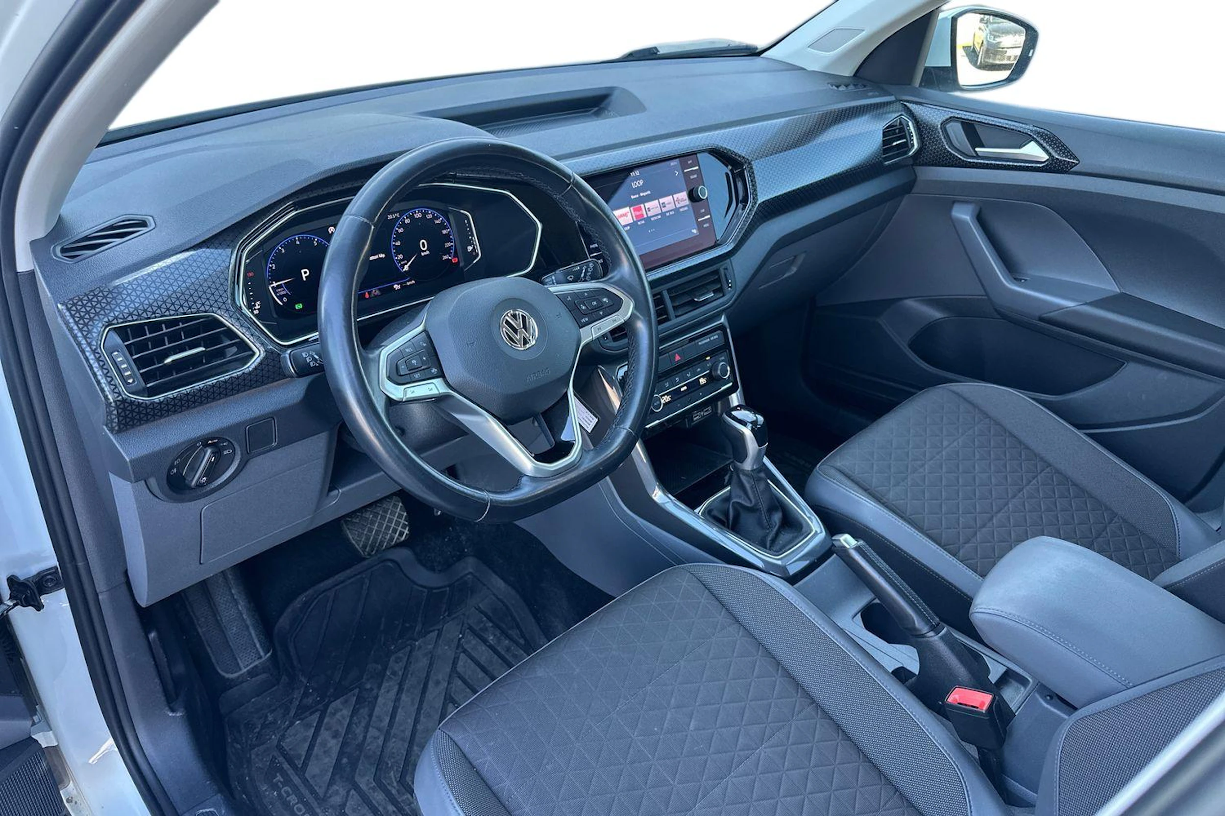Valkoinen Volkswagen T-Cross 2020 kuva 3.