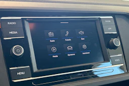 valkoinen Volkswagen T-Cross 2020 kuva 4.