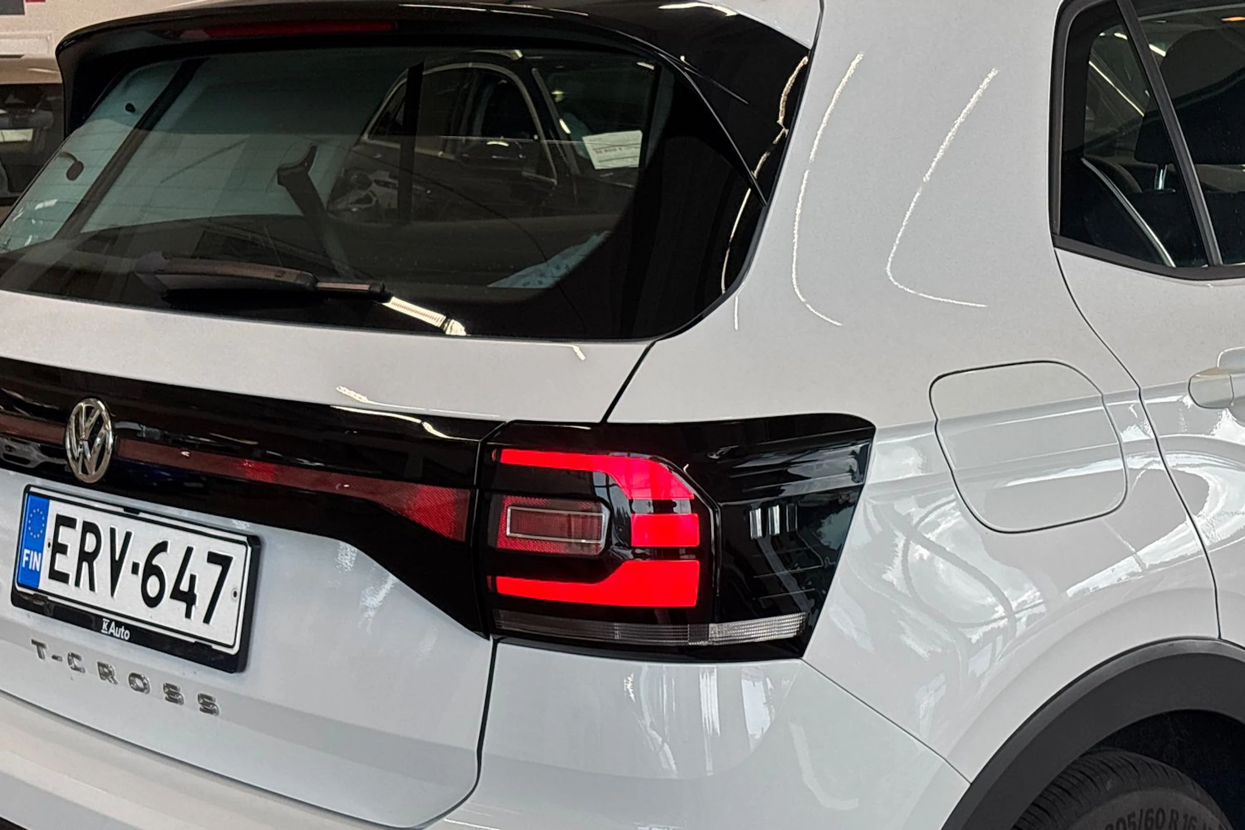 valkoinen Volkswagen T-Cross 2020 kuva 14.