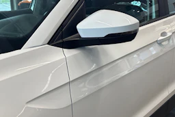 valkoinen Volkswagen T-Cross 2020 kuva 15.