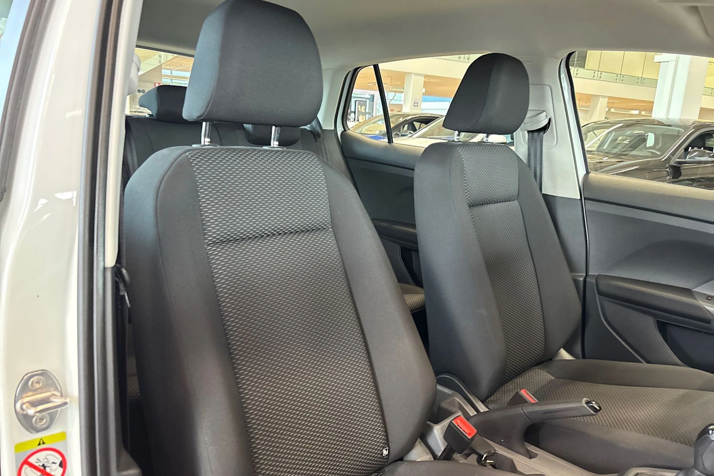 valkoinen Volkswagen T-Cross 2020 kuva 19.