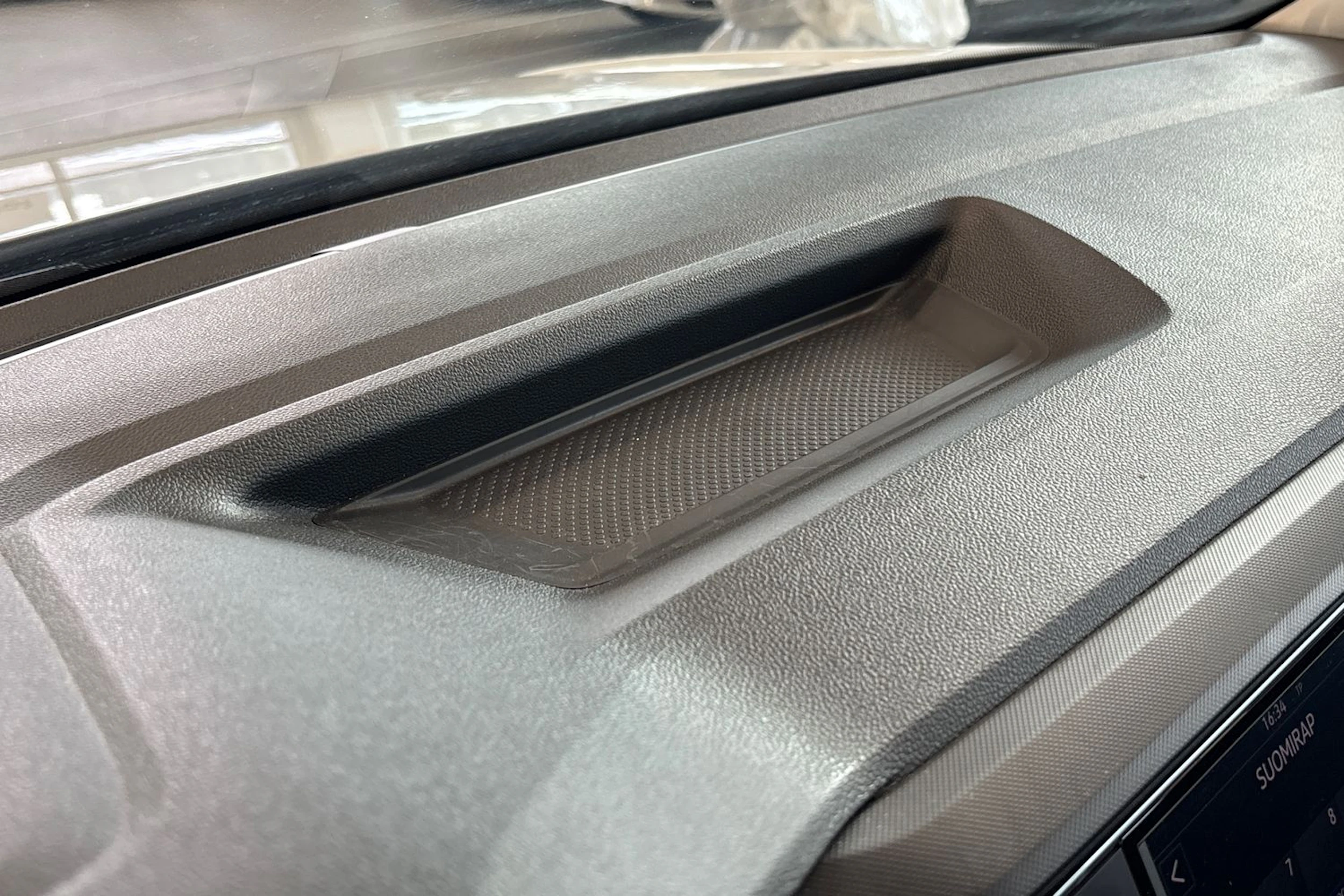 valkoinen Volkswagen T-Cross 2020 kuva 30.