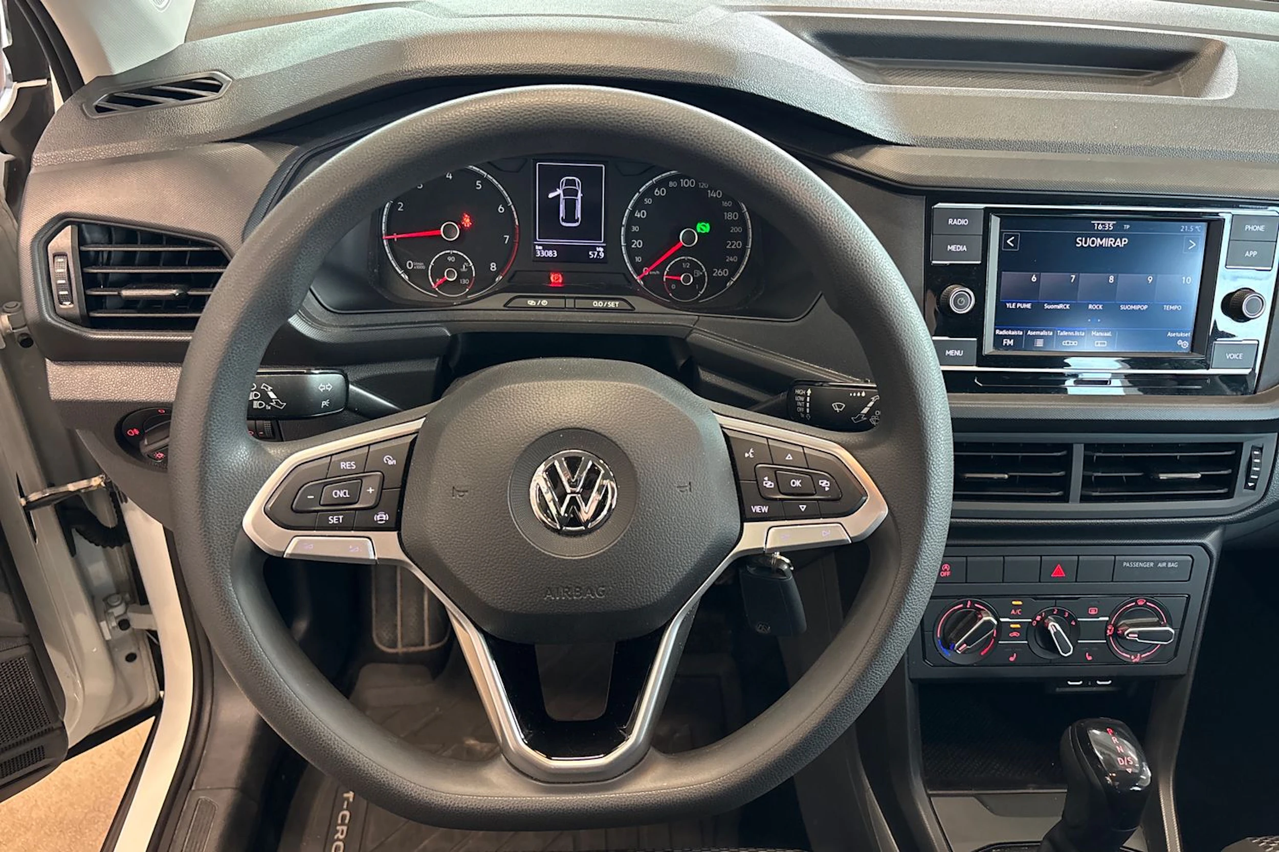 valkoinen Volkswagen T-Cross 2020 kuva 33.