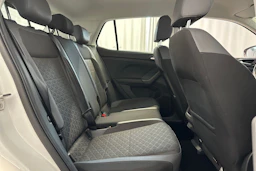 valkoinen Volkswagen T-Cross 2020 kuva 10.