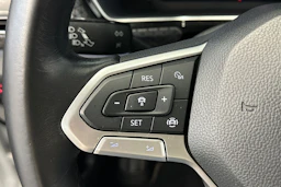 valkoinen Volkswagen T-Cross 2020 kuva 16.