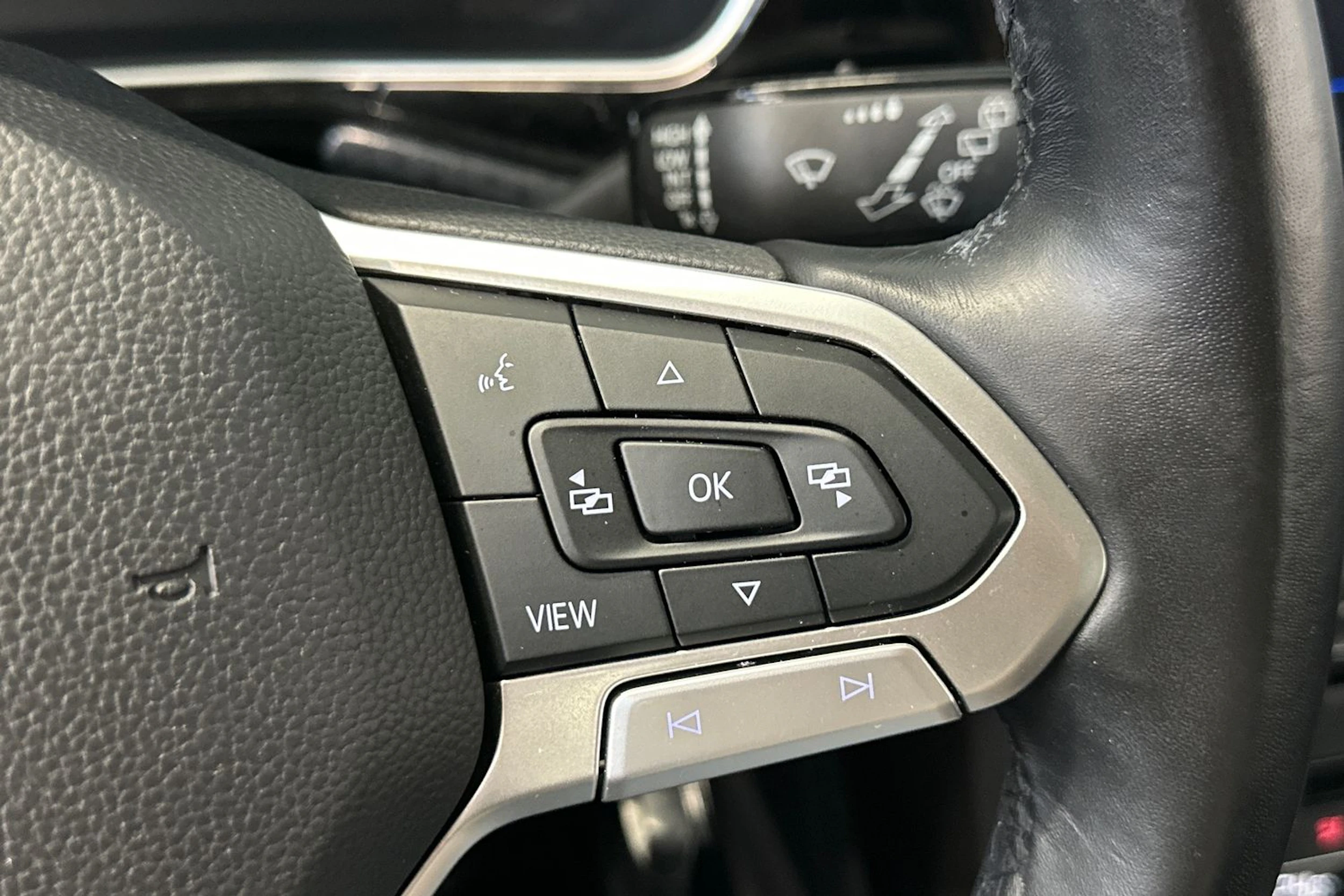 valkoinen Volkswagen T-Cross 2020 kuva 17.