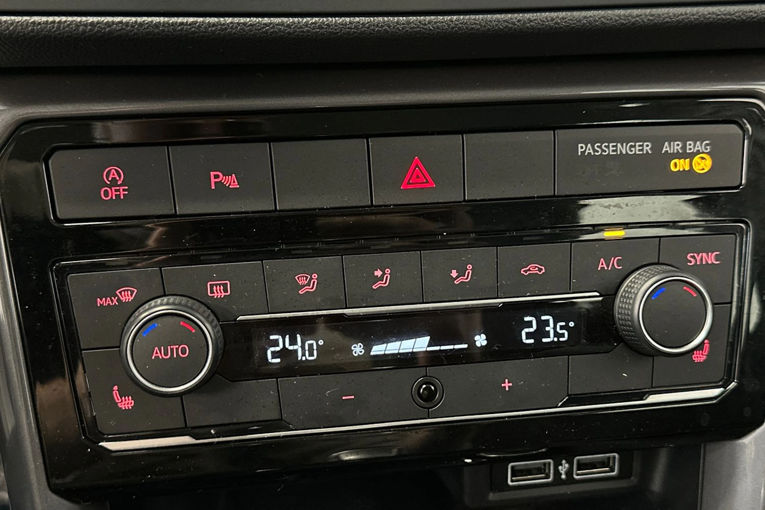 valkoinen Volkswagen T-Cross 2020 kuva 19.