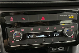 valkoinen Volkswagen T-Cross 2020 kuva 19.