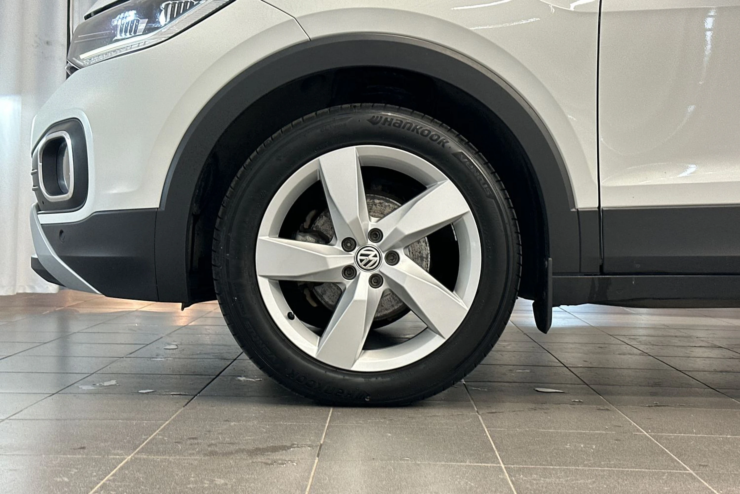 valkoinen Volkswagen T-Cross 2020 kuva 24.
