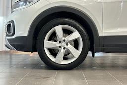 valkoinen Volkswagen T-Cross 2020 kuva 24.