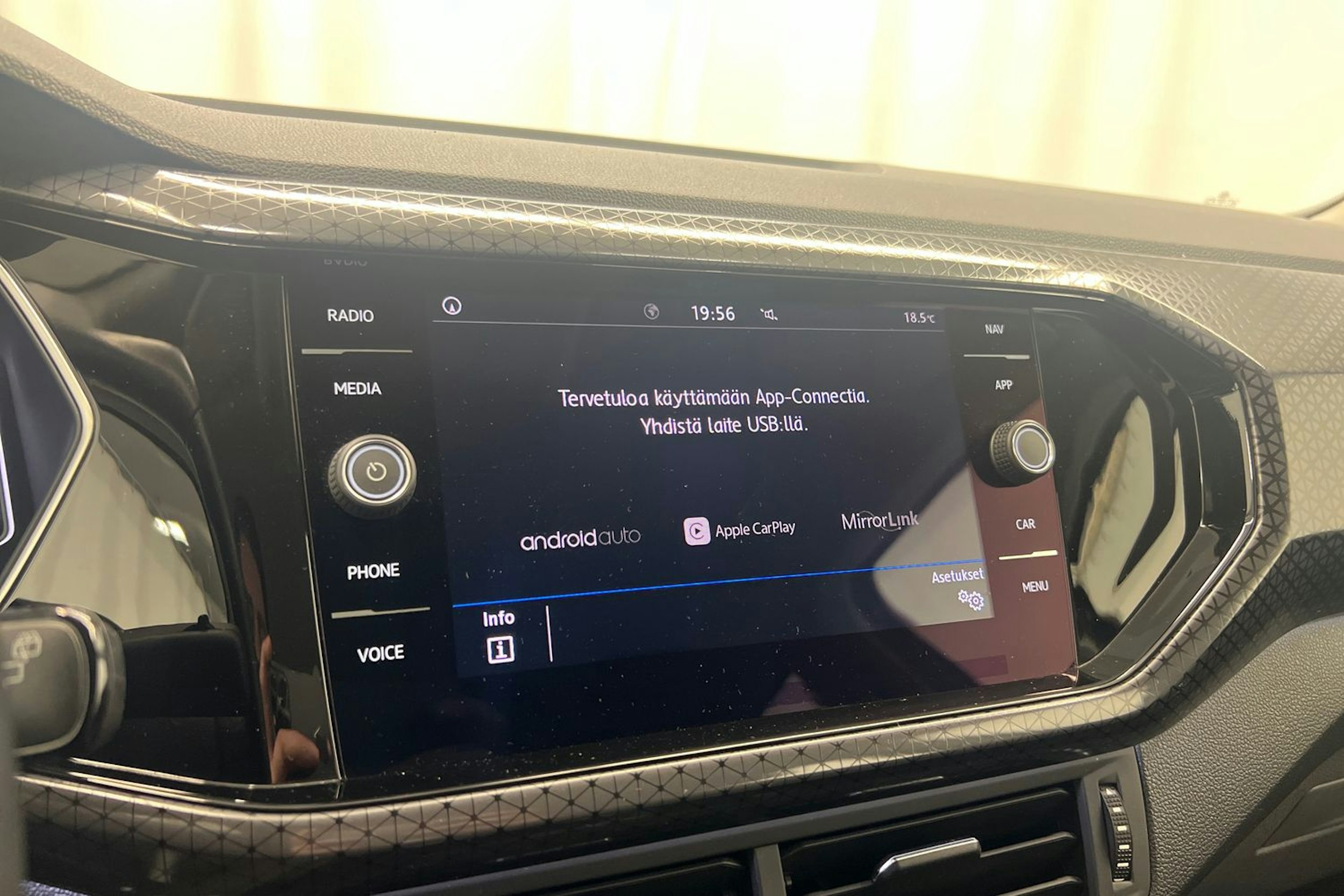 met. sininen Volkswagen T-Cross 2020 kuva 21.