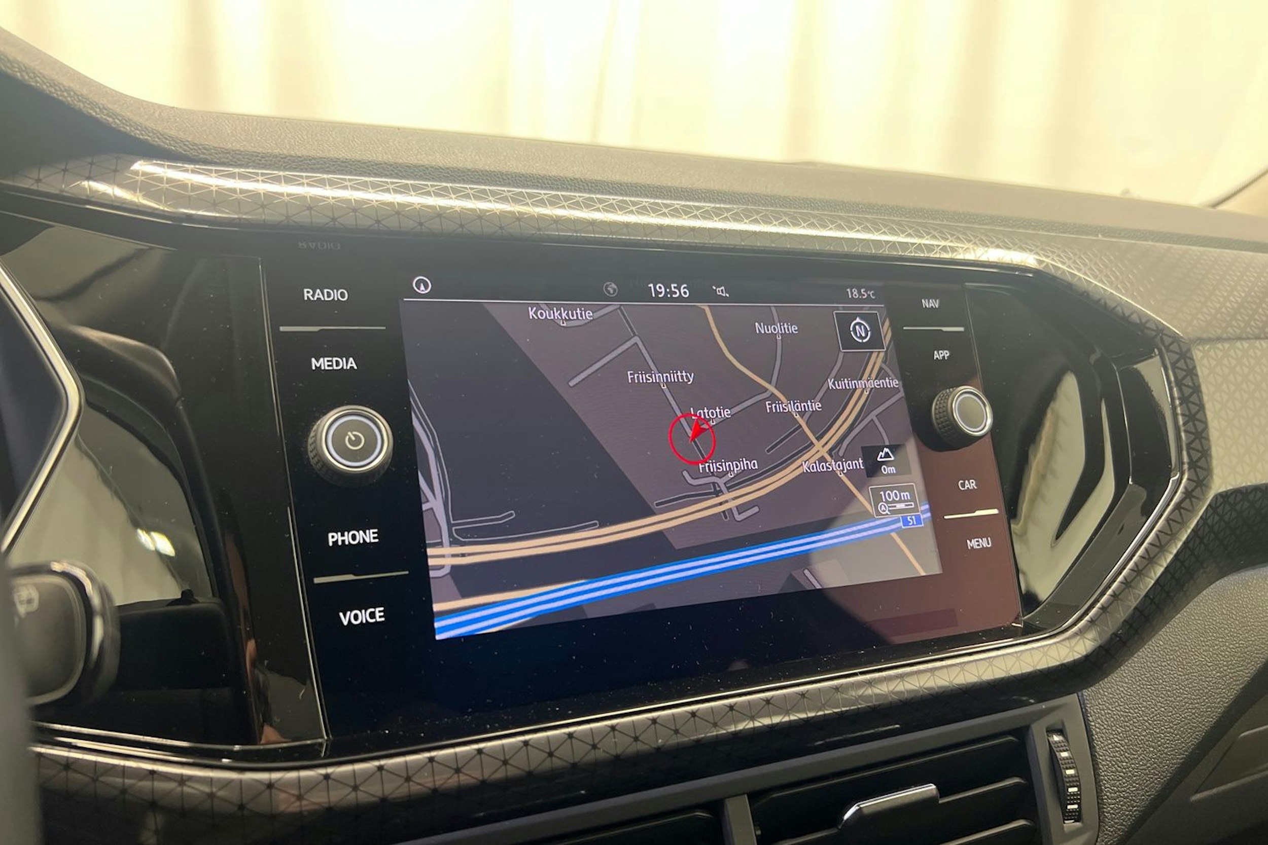 met. sininen Volkswagen T-Cross 2020 kuva 22.