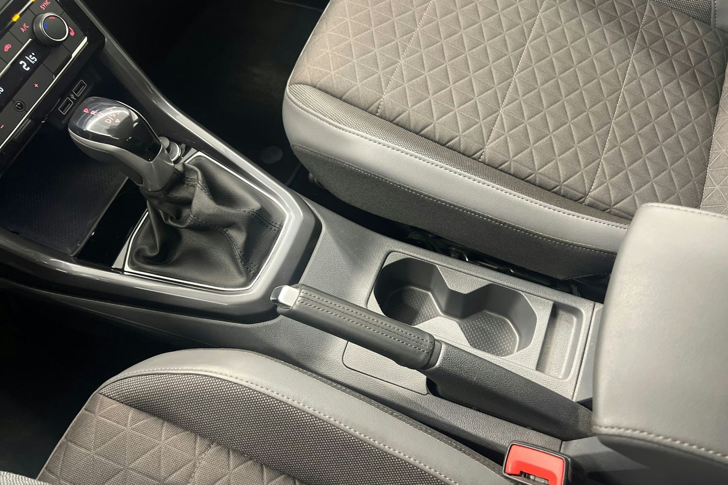 met. sininen Volkswagen T-Cross 2020 kuva 28.