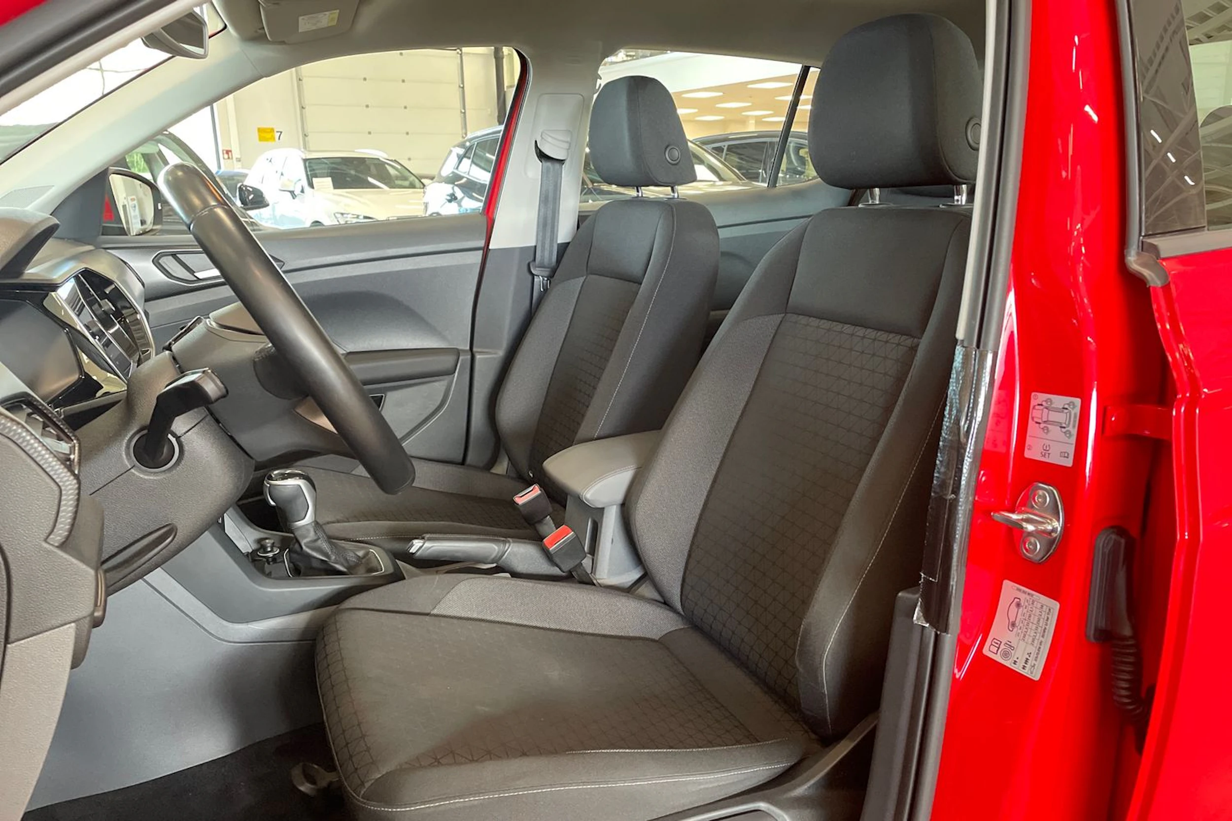 punainen Volkswagen T-Cross 2020 kuva 15.