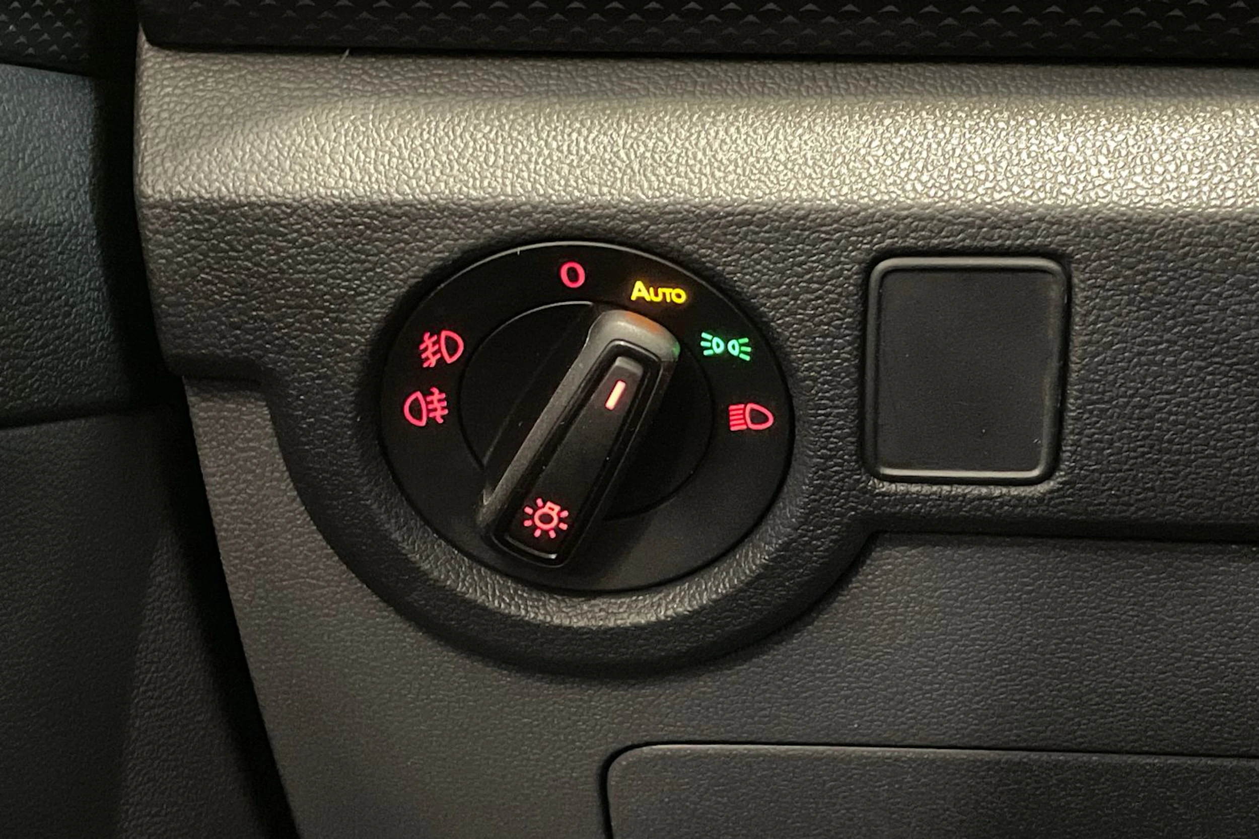 punainen Volkswagen T-Cross 2020 kuva 20.