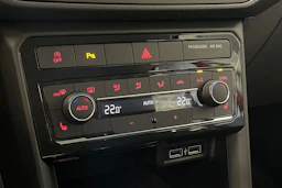 punainen Volkswagen T-Cross 2020 kuva 27.